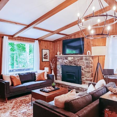 Stylish And Cozy Cabin, Walking Distance To Big Bass Lake Gouldsboro Exterior foto