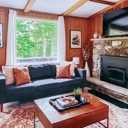 Stylish And Cozy Cabin, Walking Distance To Big Bass Lake Gouldsboro Exterior foto