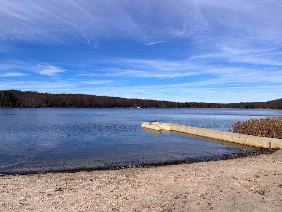Stylish And Cozy Cabin, Walking Distance To Big Bass Lake Gouldsboro Exterior foto