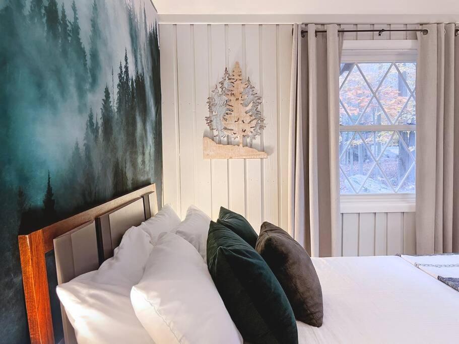 Stylish And Cozy Cabin, Walking Distance To Big Bass Lake Gouldsboro Exterior foto