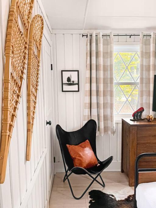 Stylish And Cozy Cabin, Walking Distance To Big Bass Lake Gouldsboro Exterior foto