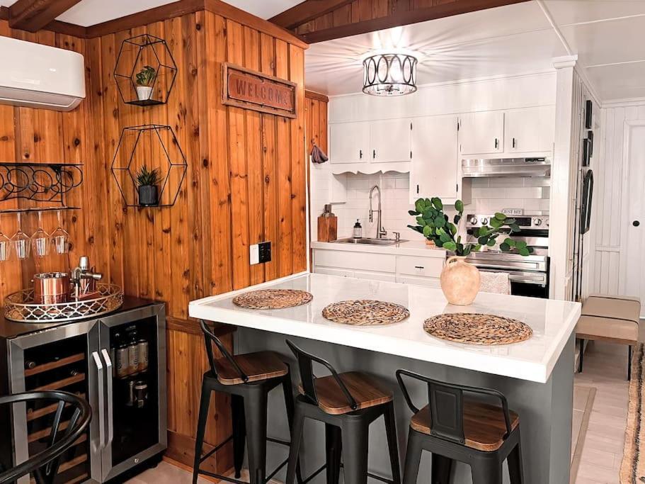 Stylish And Cozy Cabin, Walking Distance To Big Bass Lake Gouldsboro Exterior foto