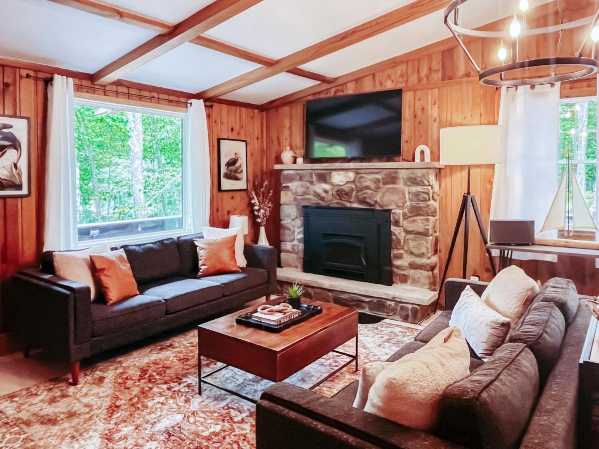 Stylish And Cozy Cabin, Walking Distance To Big Bass Lake Gouldsboro Exterior foto