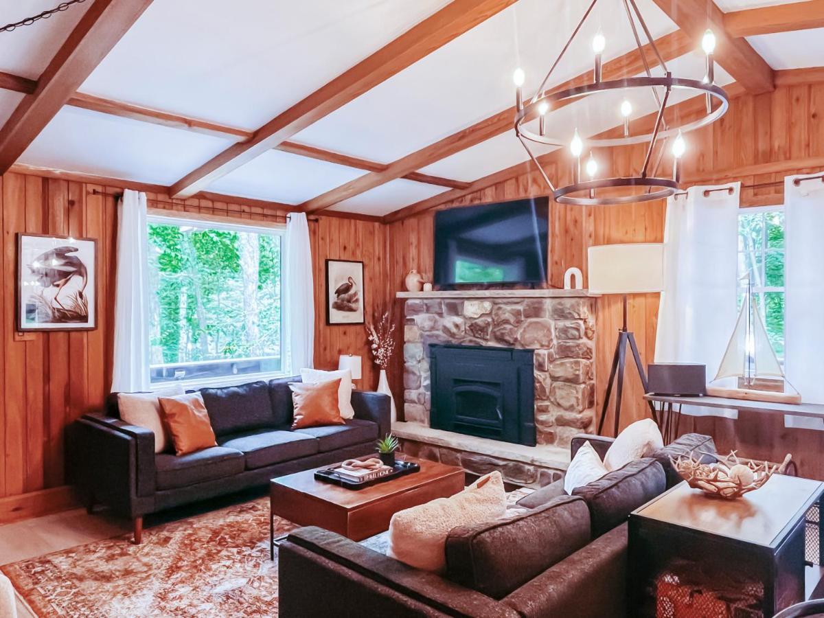 Stylish And Cozy Cabin, Walking Distance To Big Bass Lake Gouldsboro Exterior foto