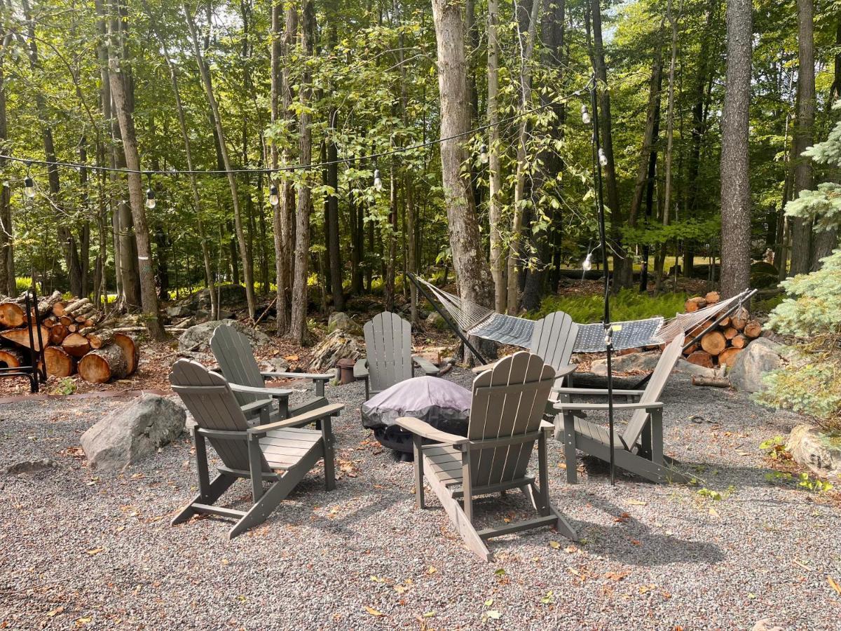 Stylish And Cozy Cabin, Walking Distance To Big Bass Lake Gouldsboro Exterior foto